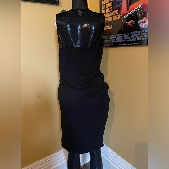 Velvet Maternity Dress ( 8 ) - Picture 3 of 5